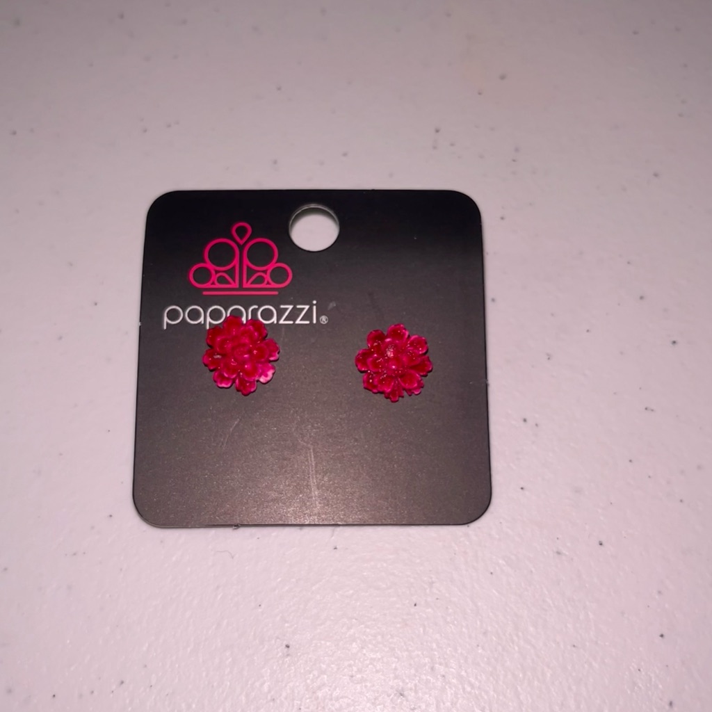 Nwt Paparazzi Fuscia Pink Floral Earrings 10$